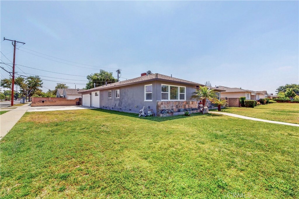 Property Photo:  758 N Citron Street  CA 92805 