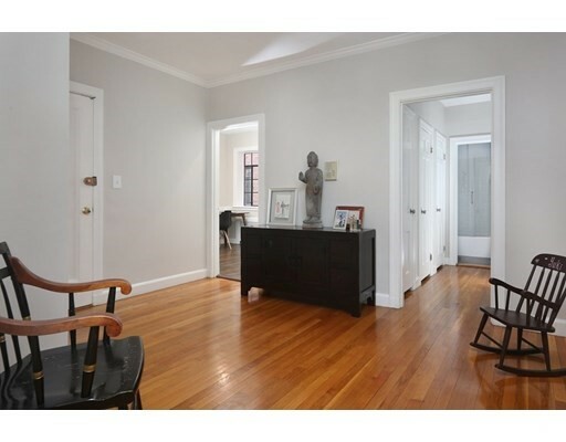 Property Photo:  114 Sewall Ave 2  MA 02446 