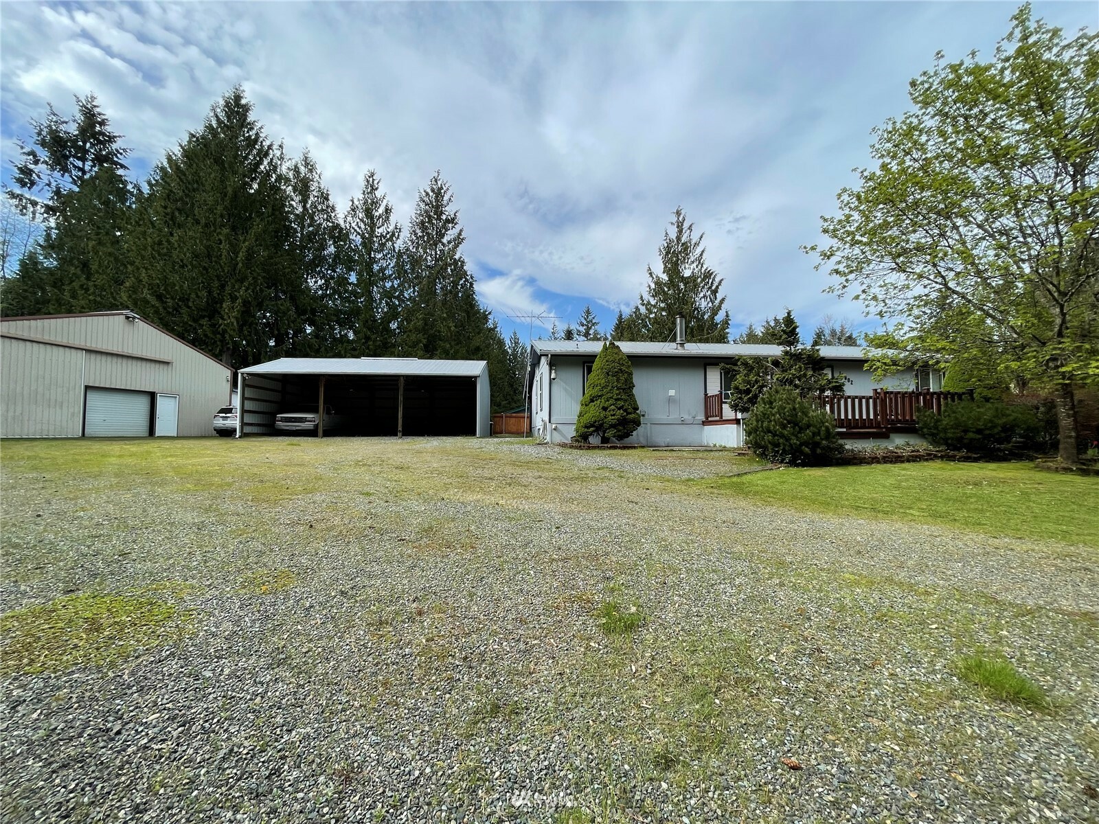 Property Photo:  15802 256th Avenue E  WA 98321 