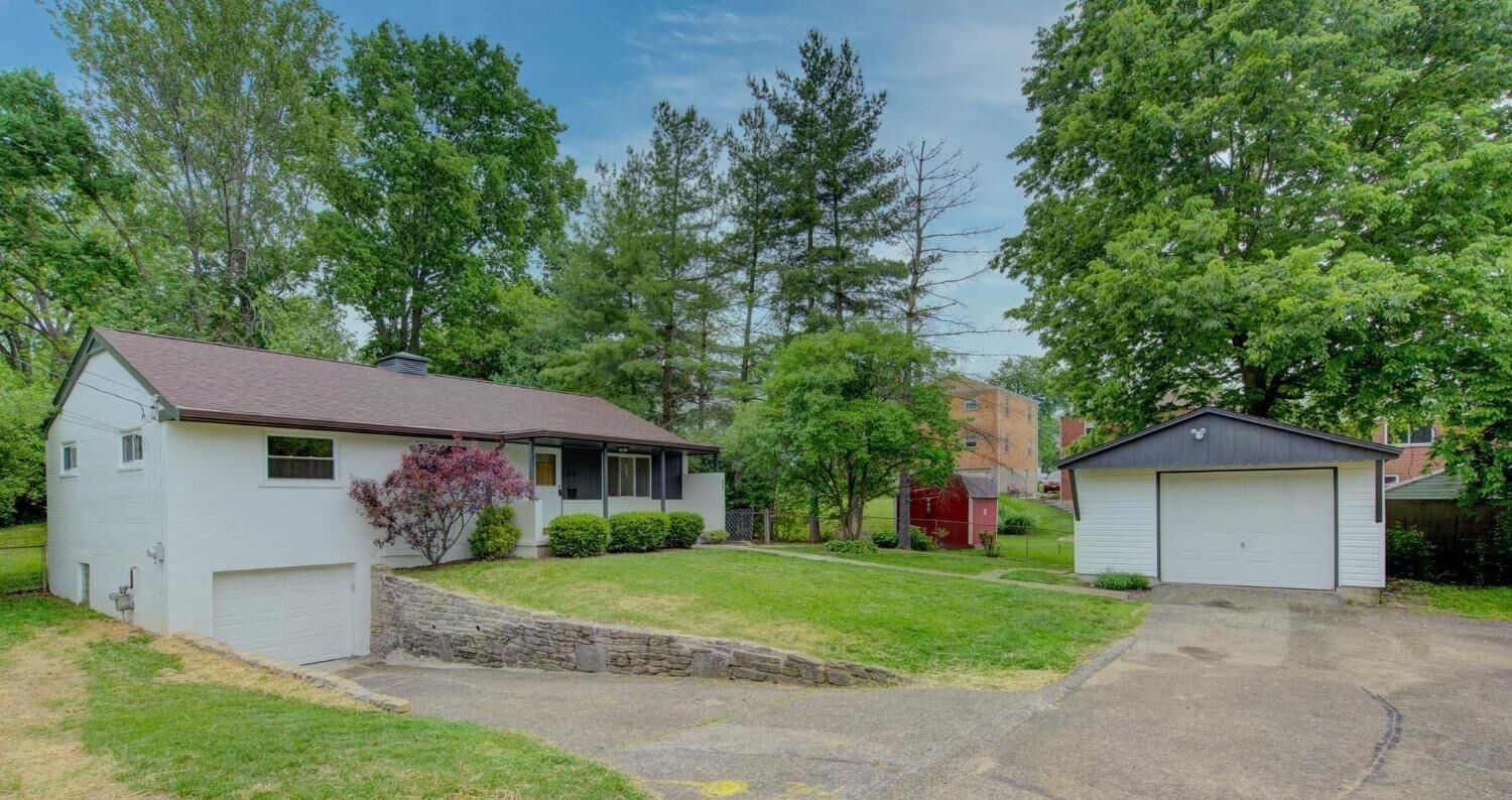 Property Photo: 3574 Marydell Pl OH 45211