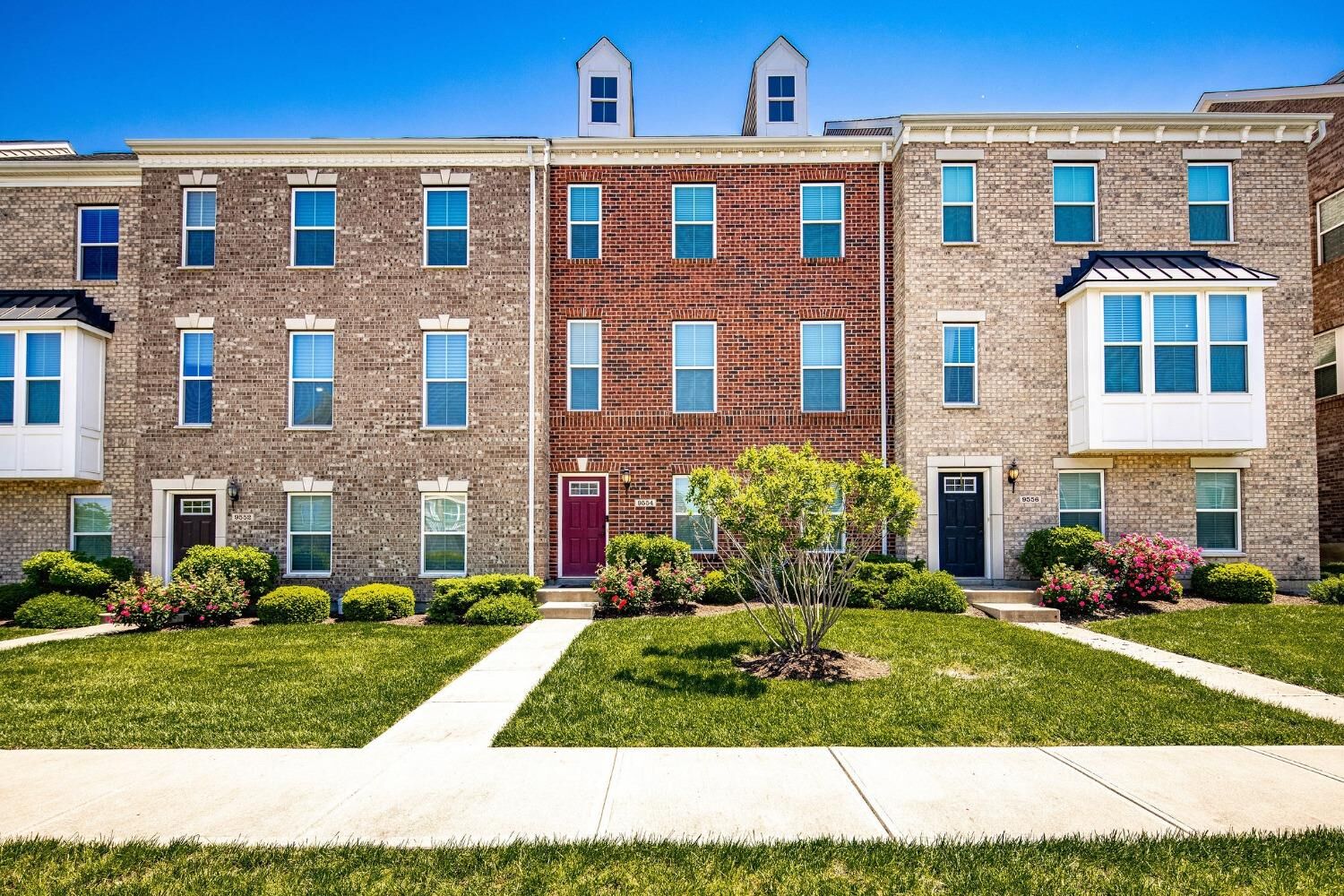 Property Photo: 9554 Cobblestone Walk OH 45069