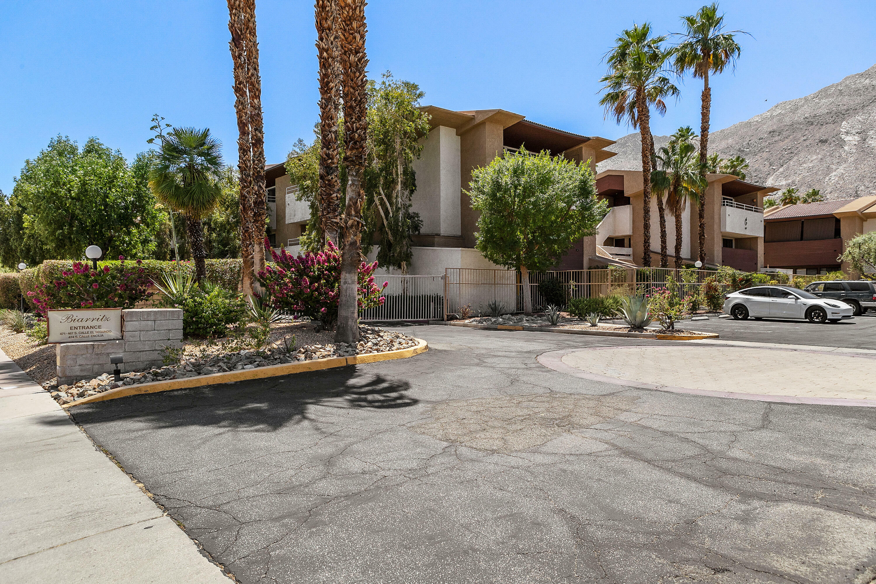 Property Photo: 467 S Calle El Segundo D-16 CA 92262