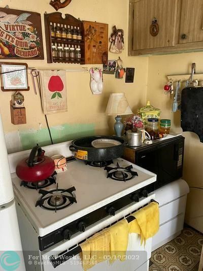 Property Photo:  1051 NW 25th Ave  FL 33311 