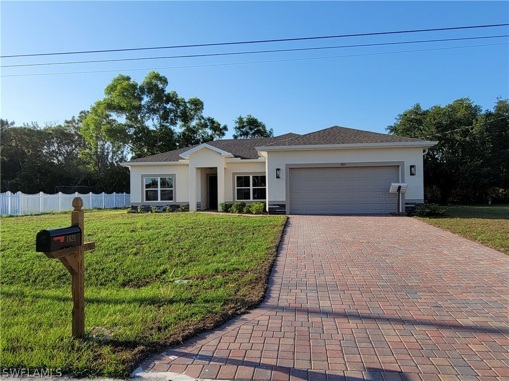 Property Photo: 1821 SW 10th Terrace FL 33991