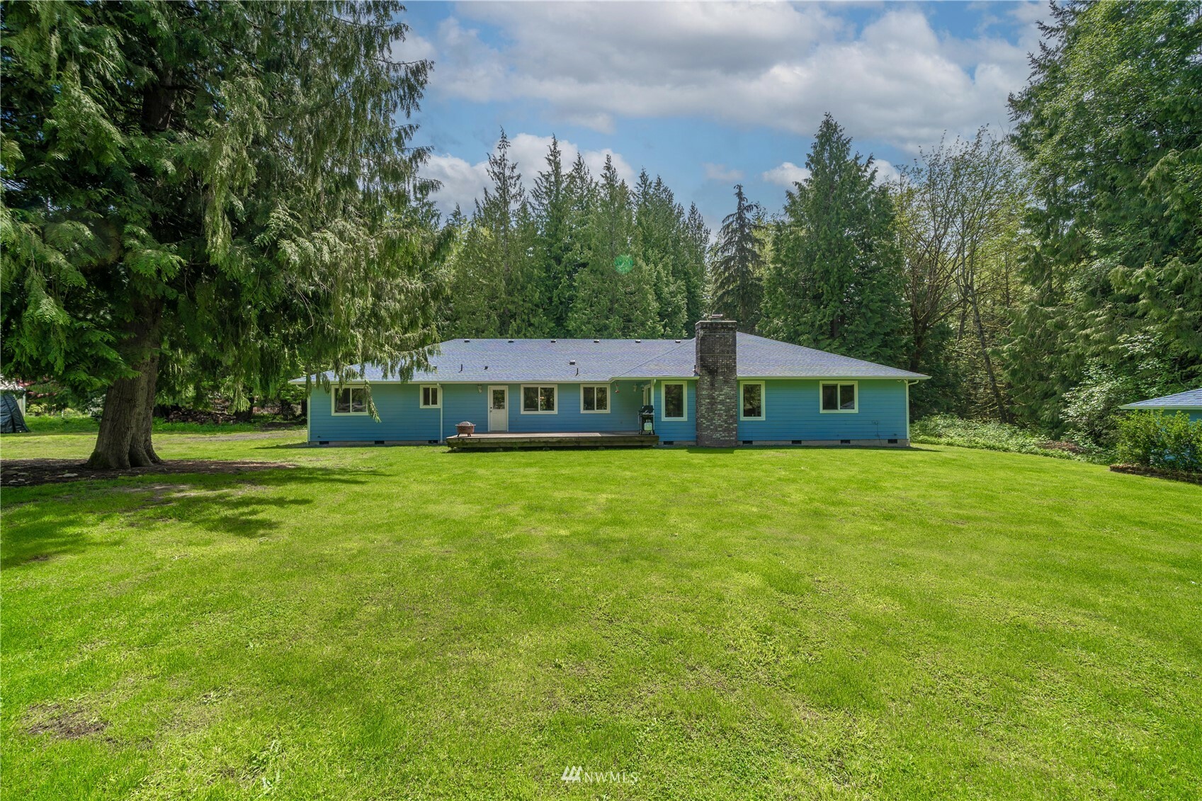 Property Photo:  9115 262nd Street E  WA 98338 