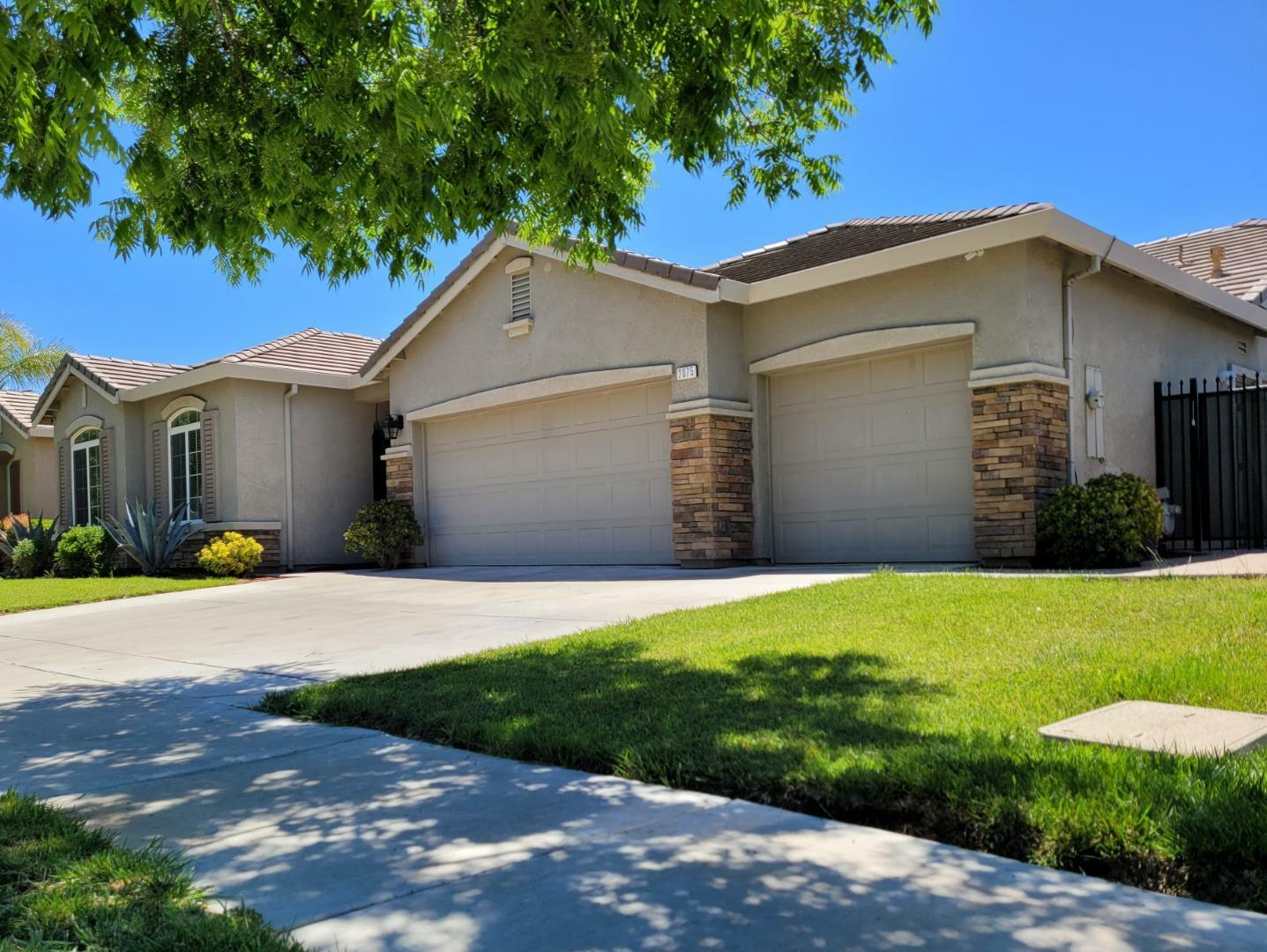 Property Photo:  2075 Genoa Court  CA 93635 