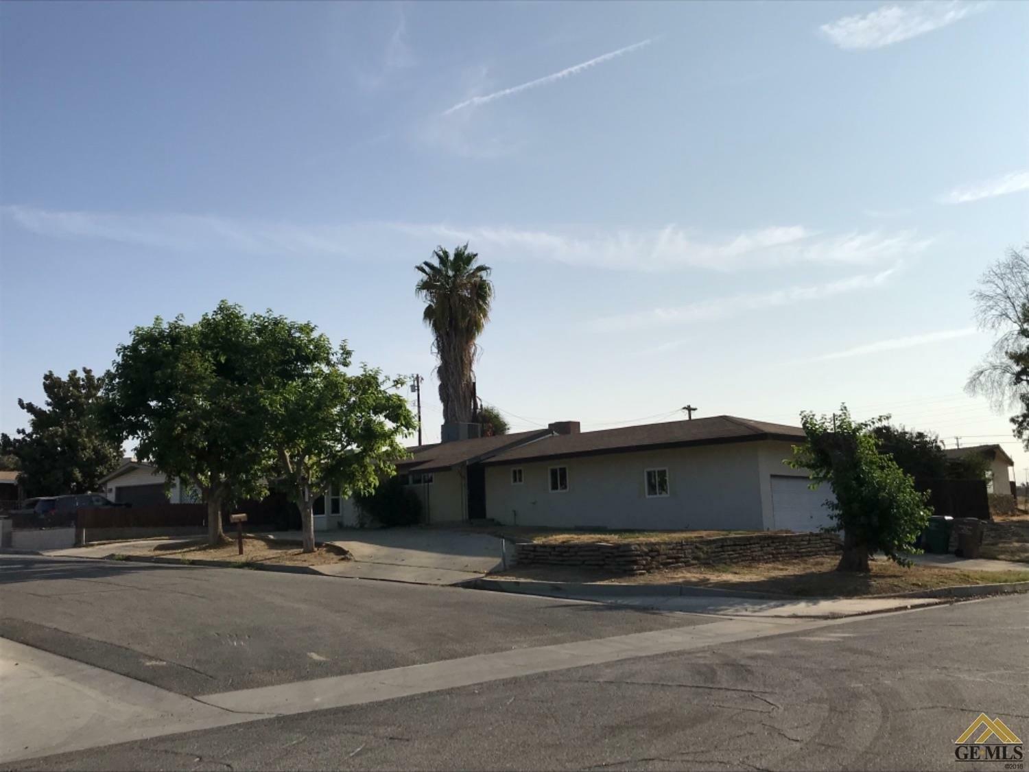 Property Photo:  4800 Birdie Lane  CA 93308 