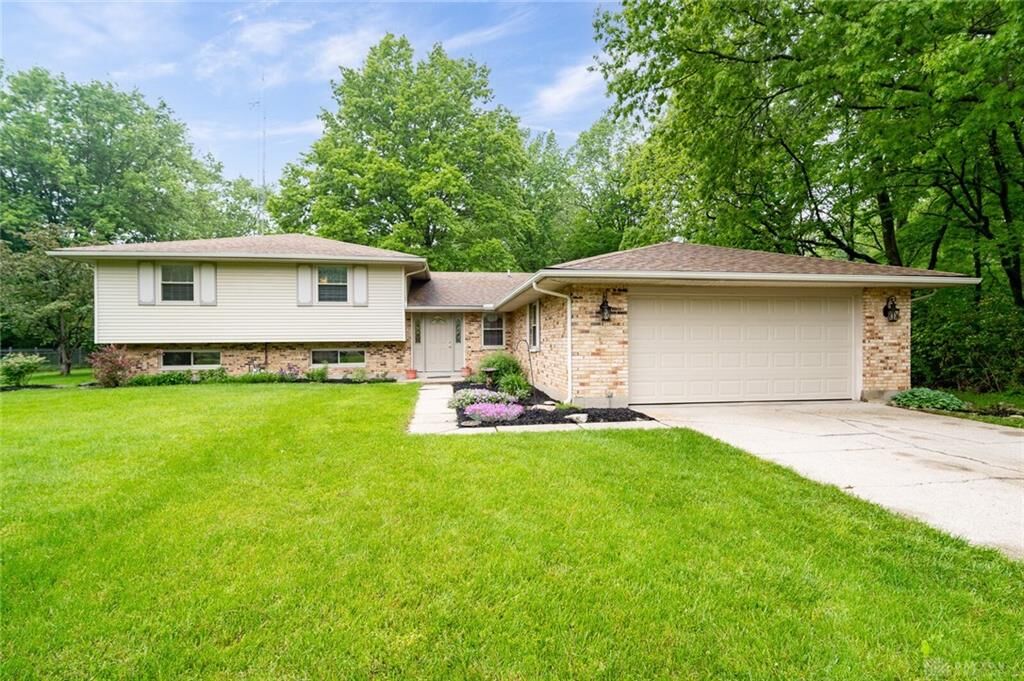 Property Photo:  8509 Garnet Drive  OH 45458 