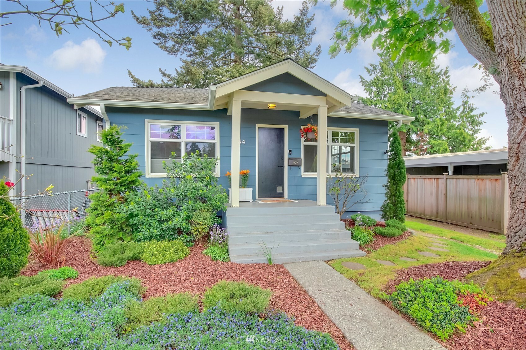 Property Photo:  7544 31st Avenue SW  WA 98126 