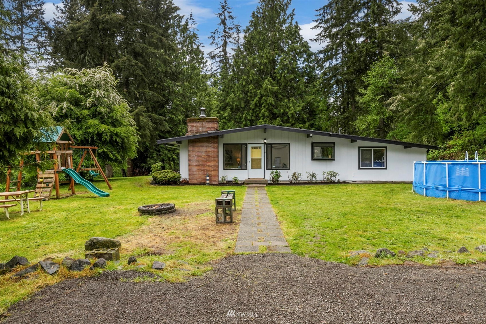 Property Photo:  9193 Banner Road SE  WA 98367 