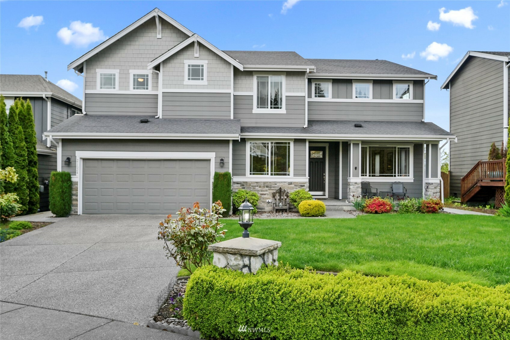 Property Photo: 21624 43rd Drive SE WA 98021