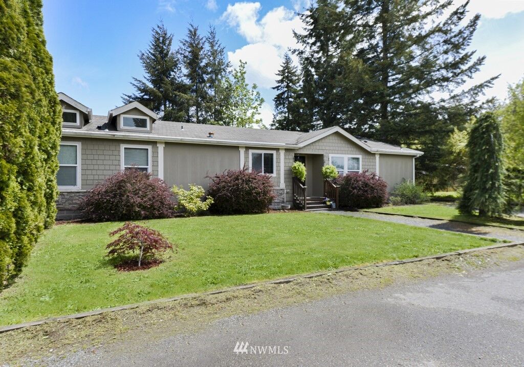 Property Photo:  11815 243rd Avenue Ct E  WA 98321 