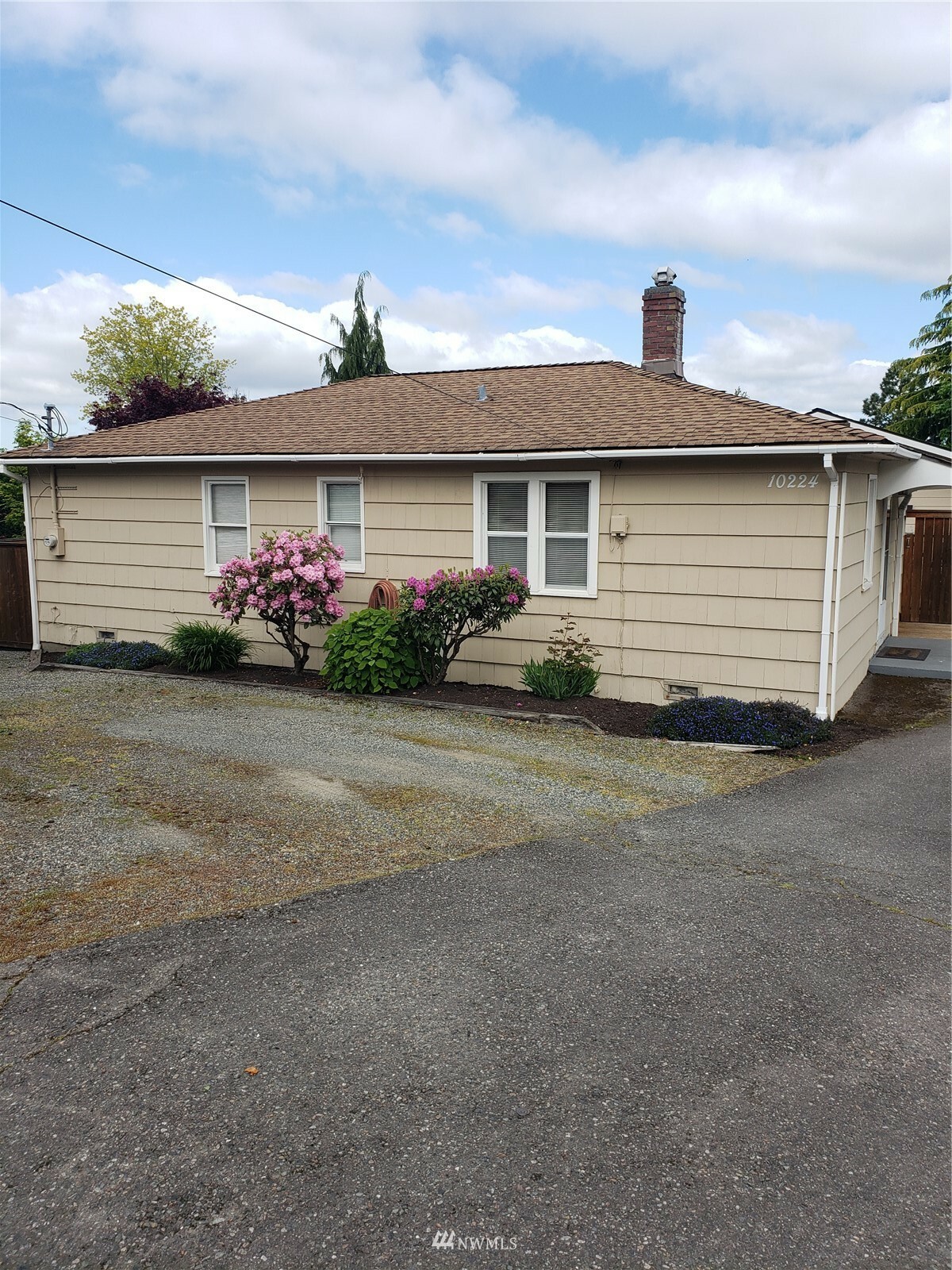 Property Photo:  10226 NE 67th Street  WA 98033 