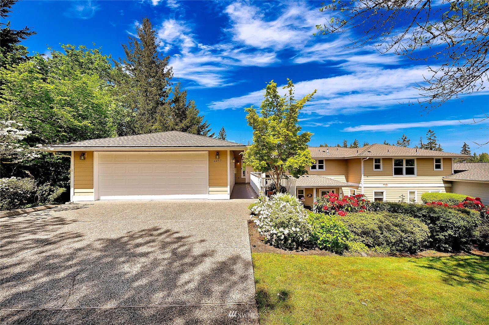 Property Photo: 4457 Providence Point Place SE WA 98029