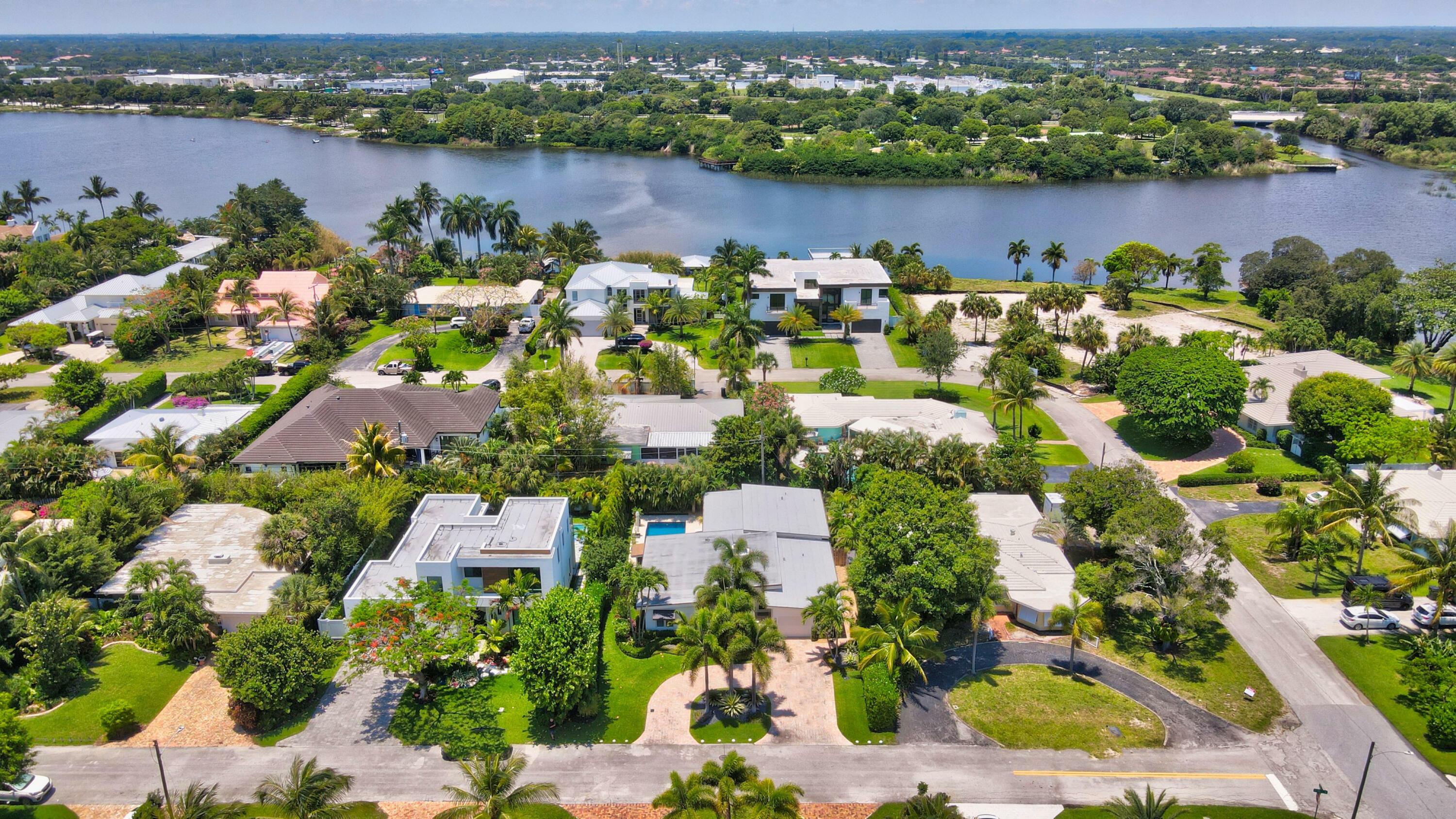 Property Photo: 1516 Pine Lane FL 33444