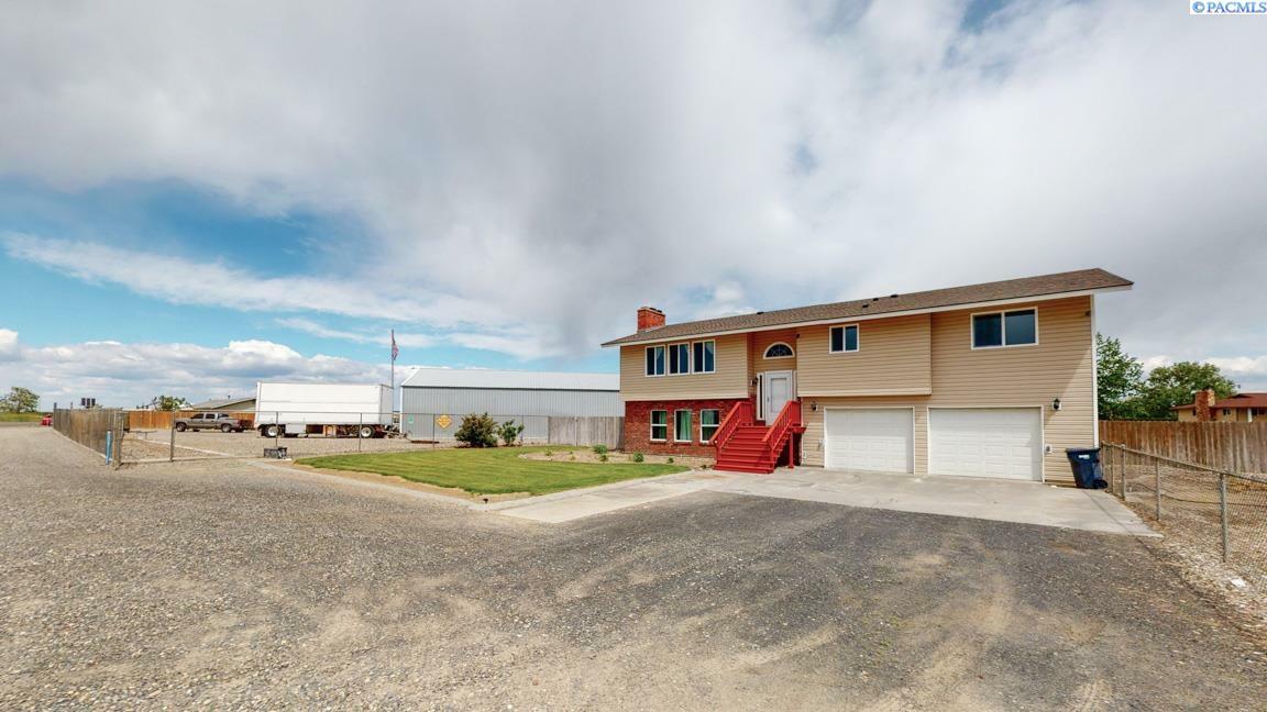 Property Photo:  3478 Hanson Loop  WA 99323 