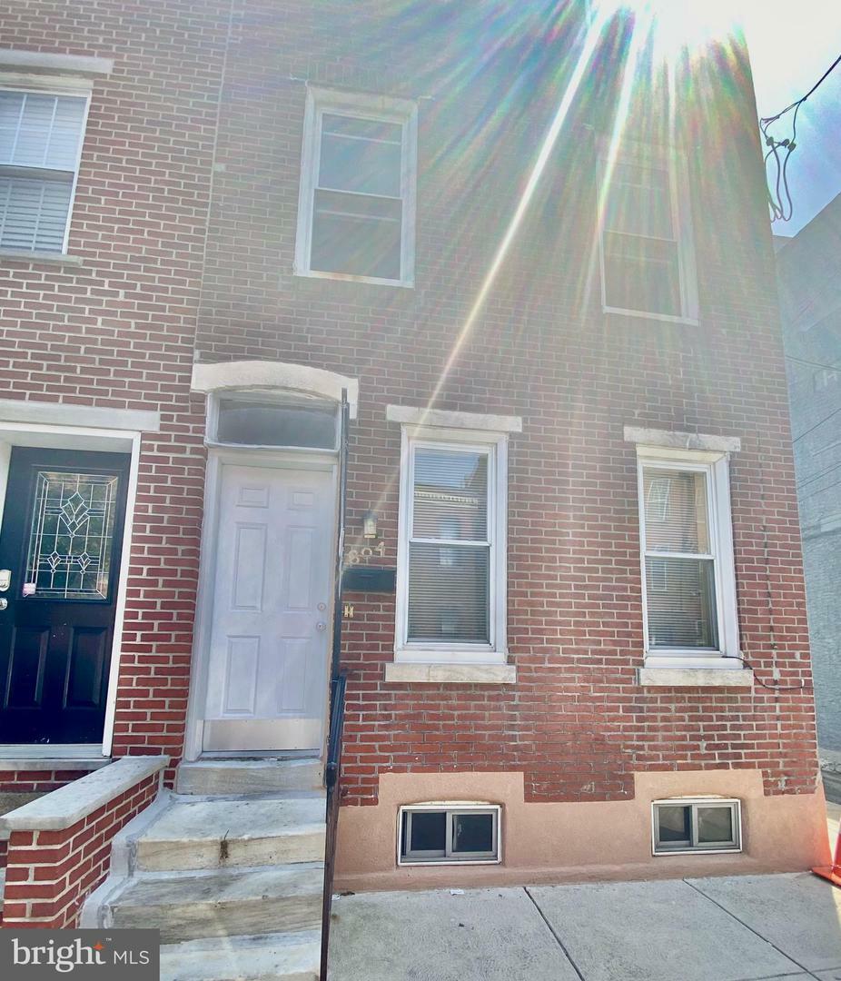 Property Photo: 804 Reed Street PA 19147