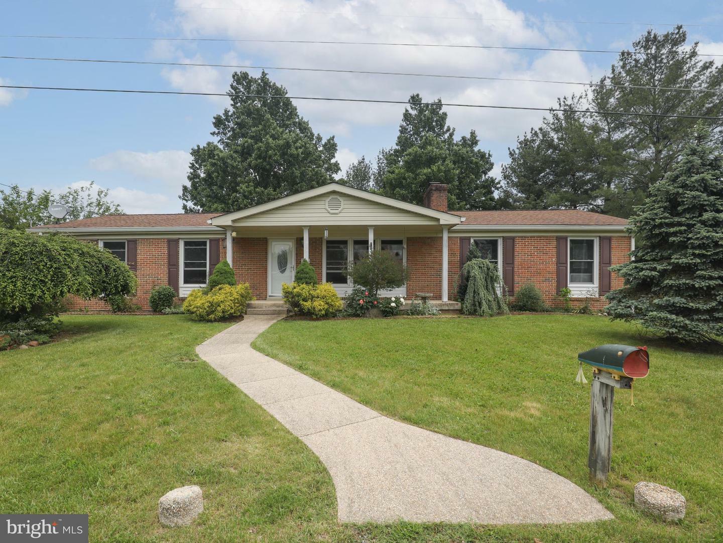 Property Photo:  115 Whites Place  VA 22602 