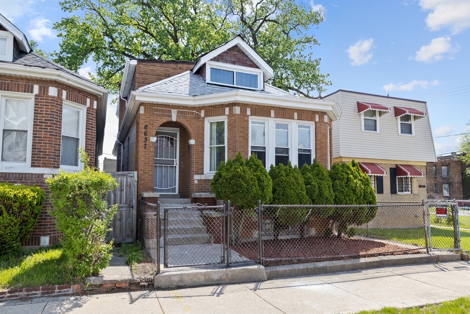 Property Photo:  6637 S Morgan Street  IL 60621 