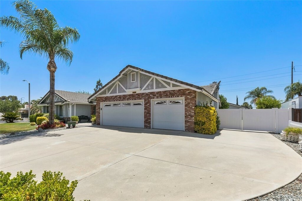 Property Photo:  22849 Pebblestone Drive  CA 92567 