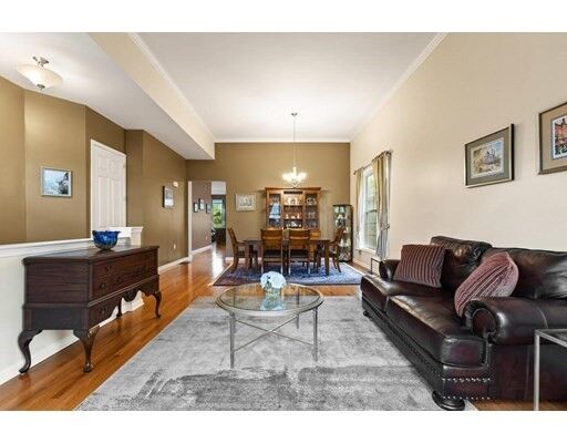 Property Photo:  6 Emmons Way 6  MA 01844 