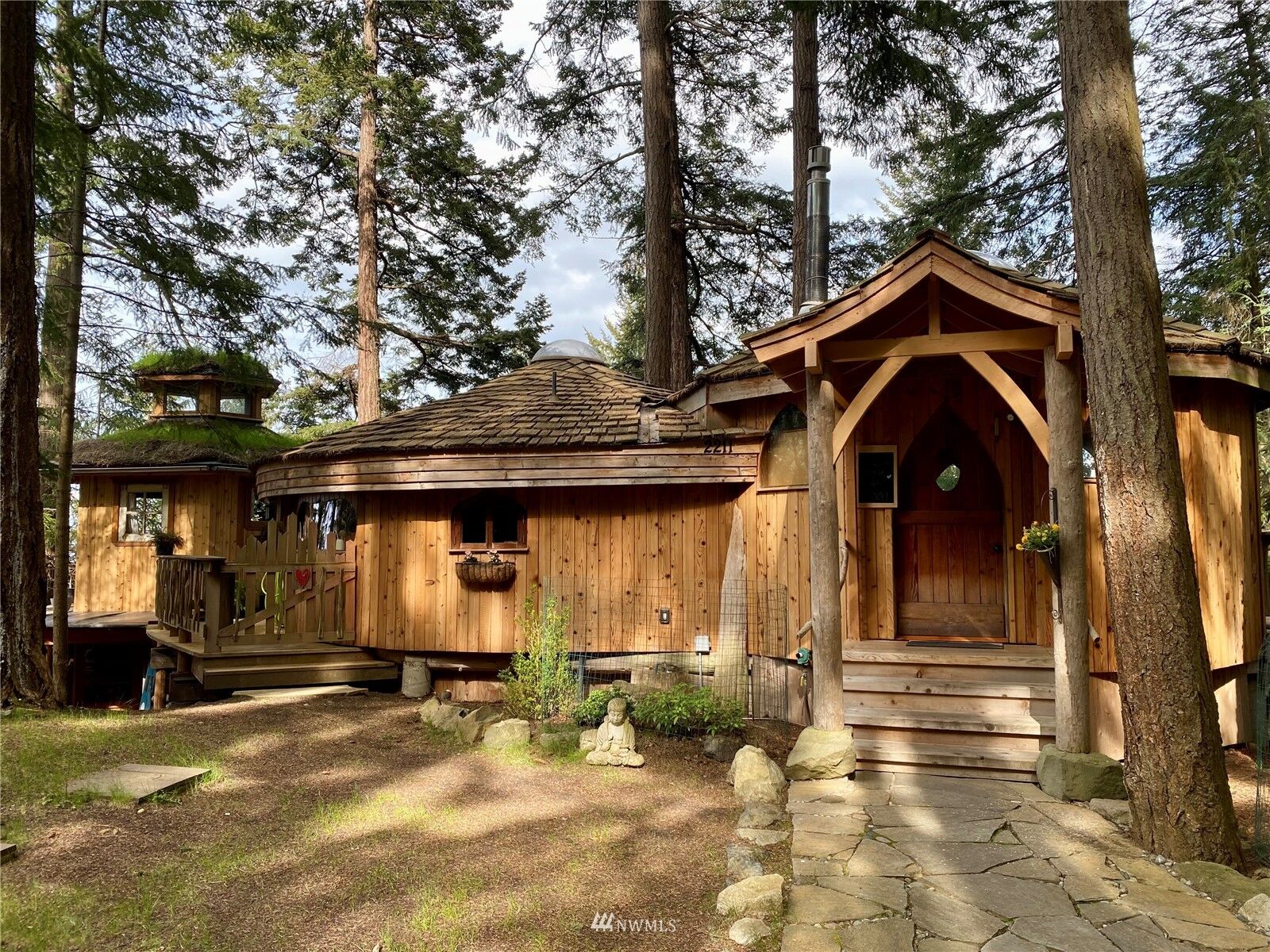 Property Photo: 2211 Raccoon Point Road WA 98245