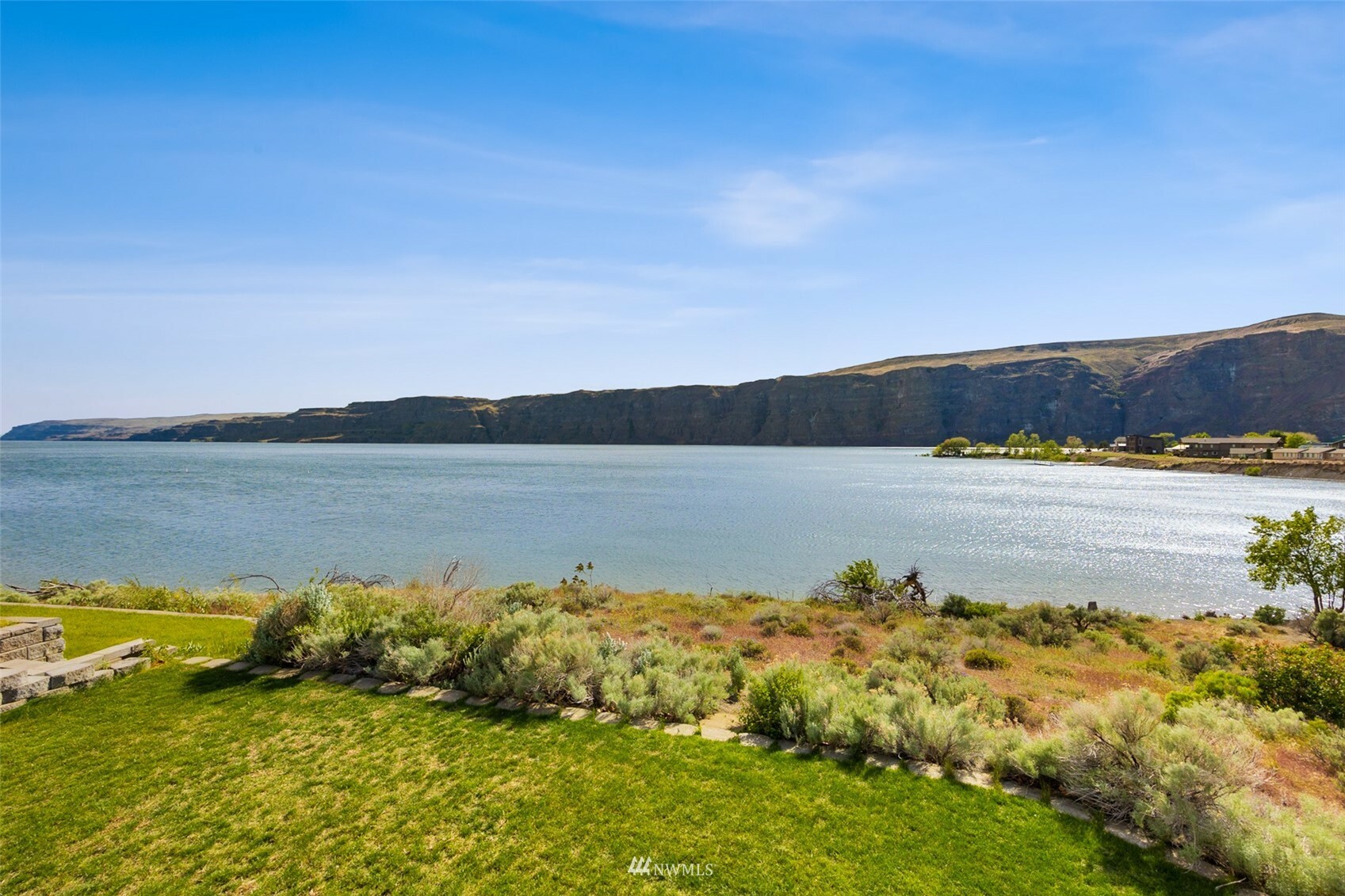 Property Photo:  1137 S Section Place SW  WA 98848 
