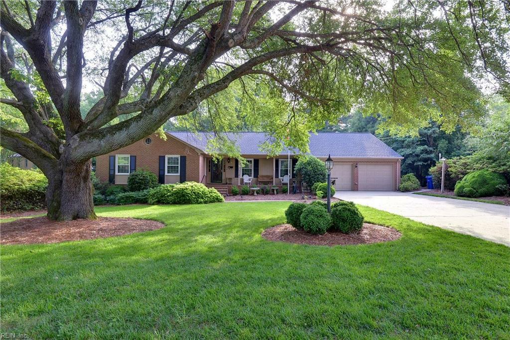 Property Photo:  4 Crestmont Place  VA 23606 