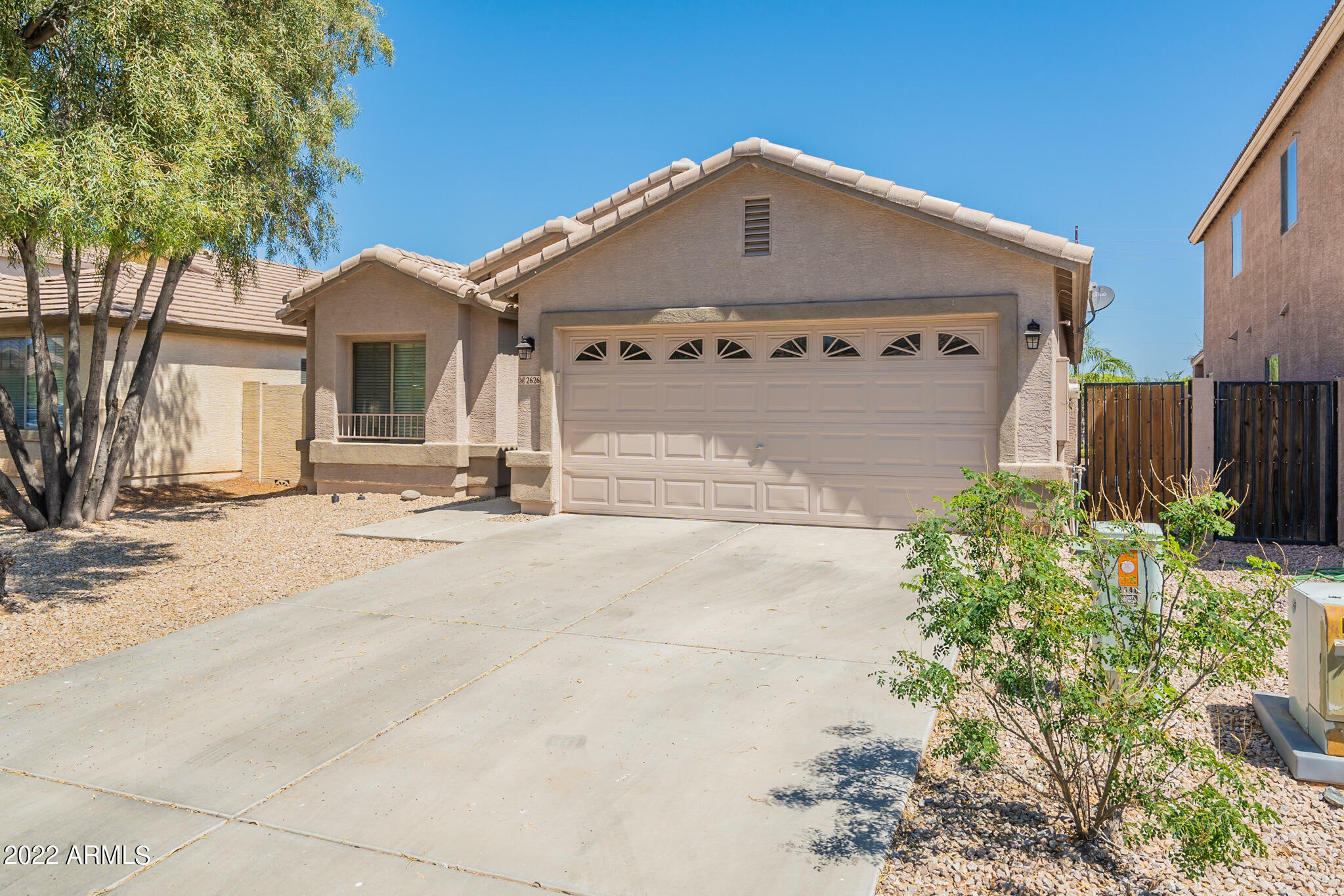 Property Photo:  2626 E Silversmith Trail  AZ 85143 