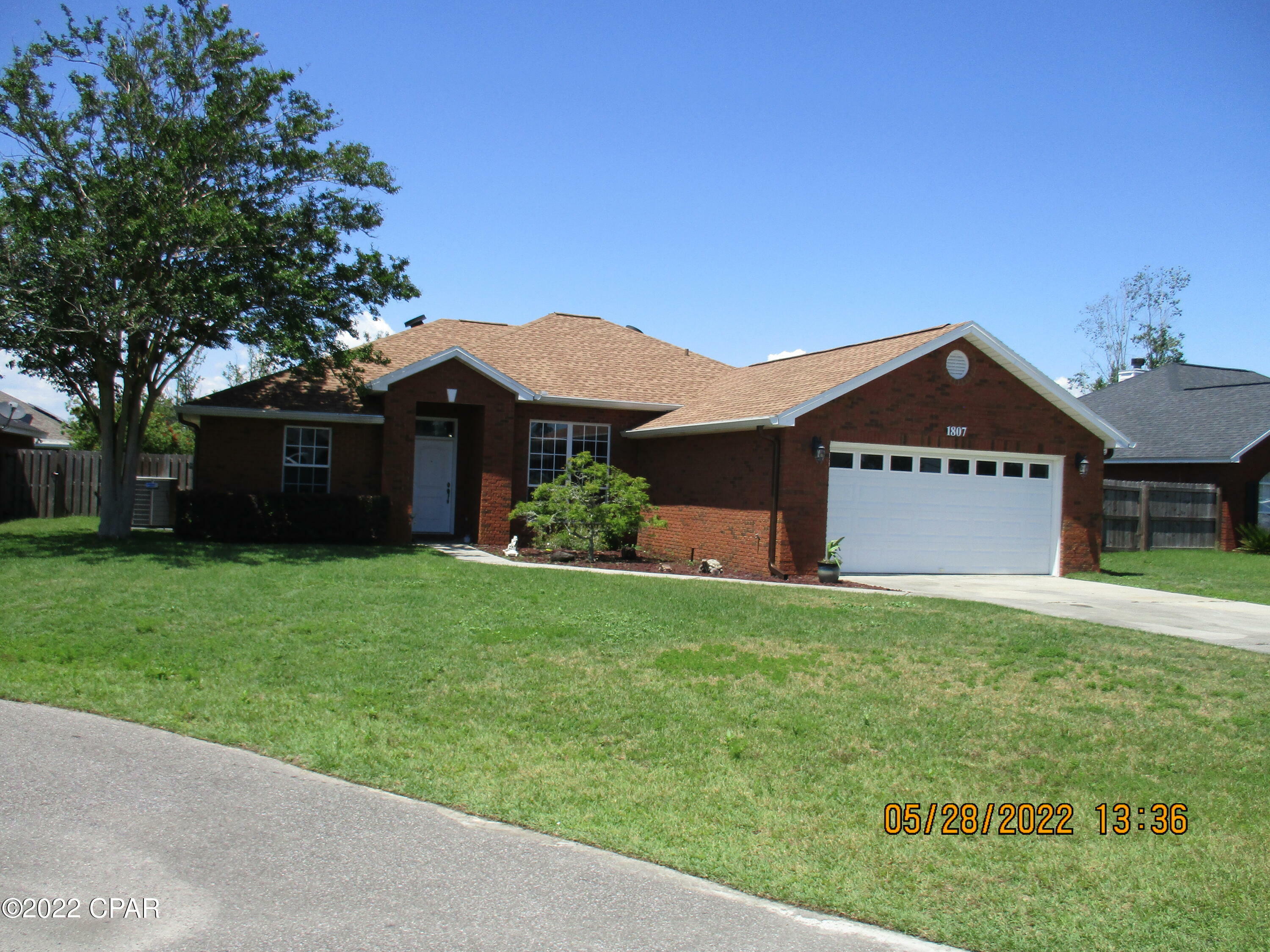 Property Photo: 1807 Pond Lane FL 32444
