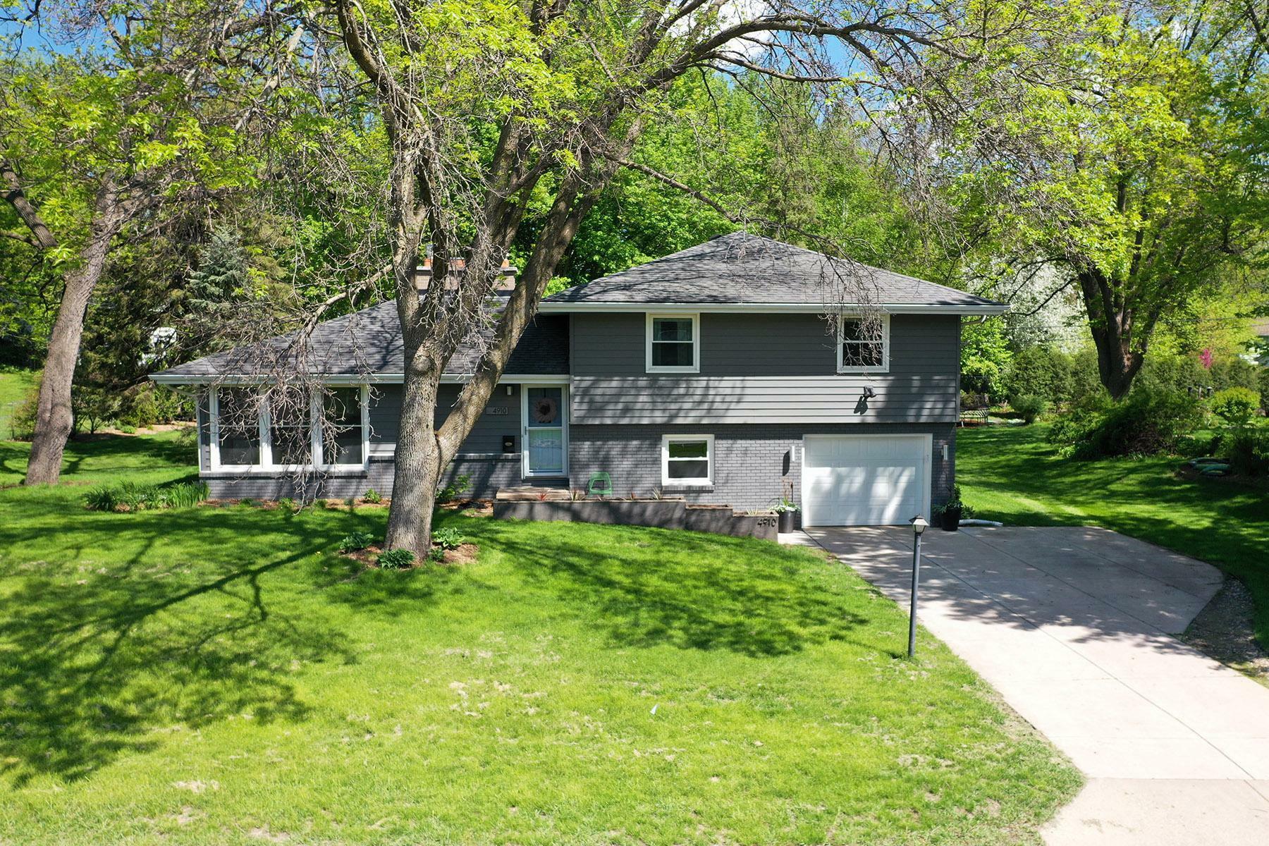Property Photo: 4910 Lowry Terrace MN 55422