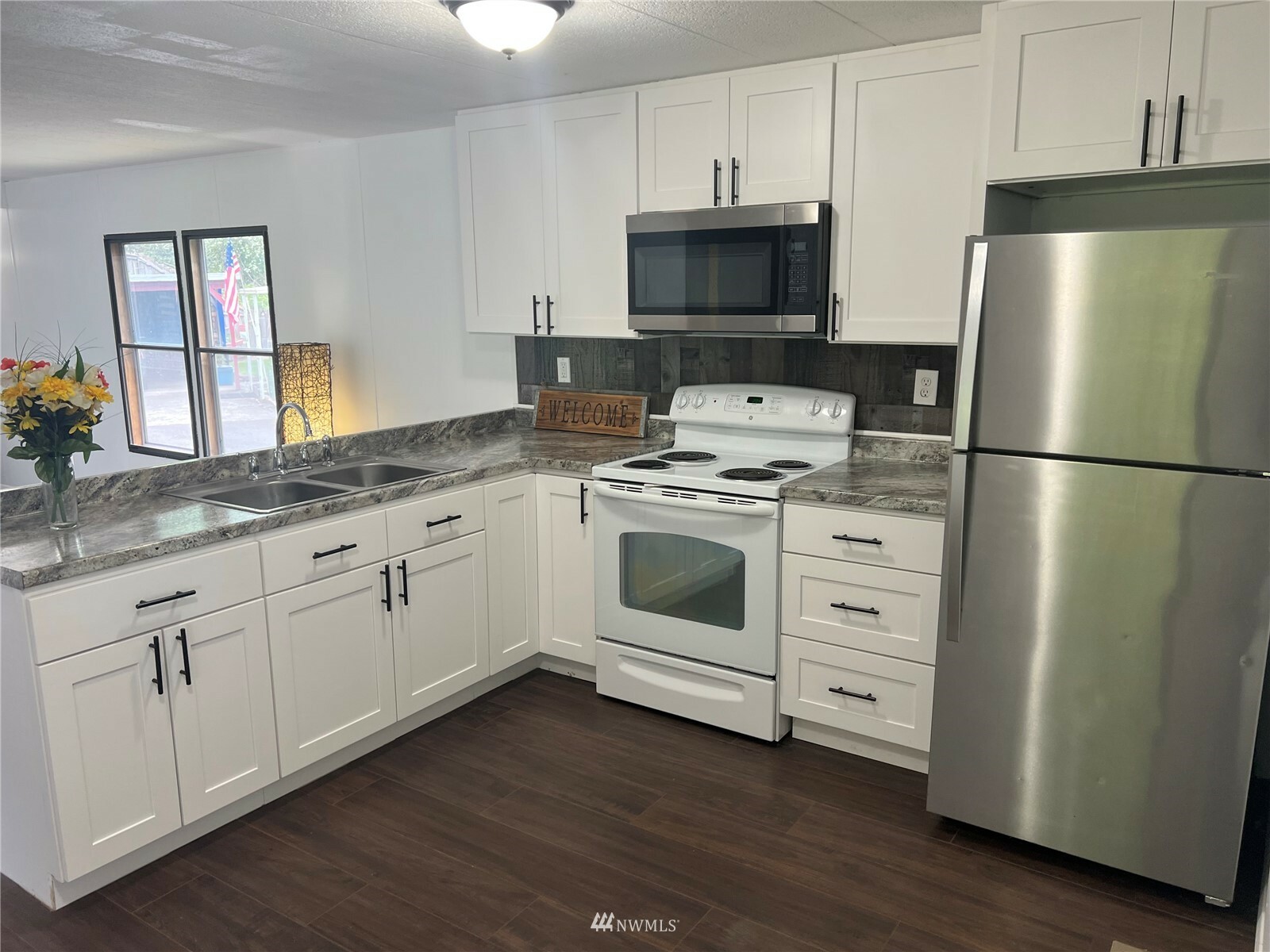 Property Photo:  507 131st Street E 37  WA 98445 