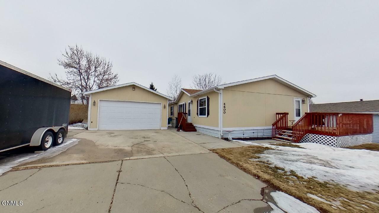 Property Photo:  4600 Camden Loop  ND 58503 