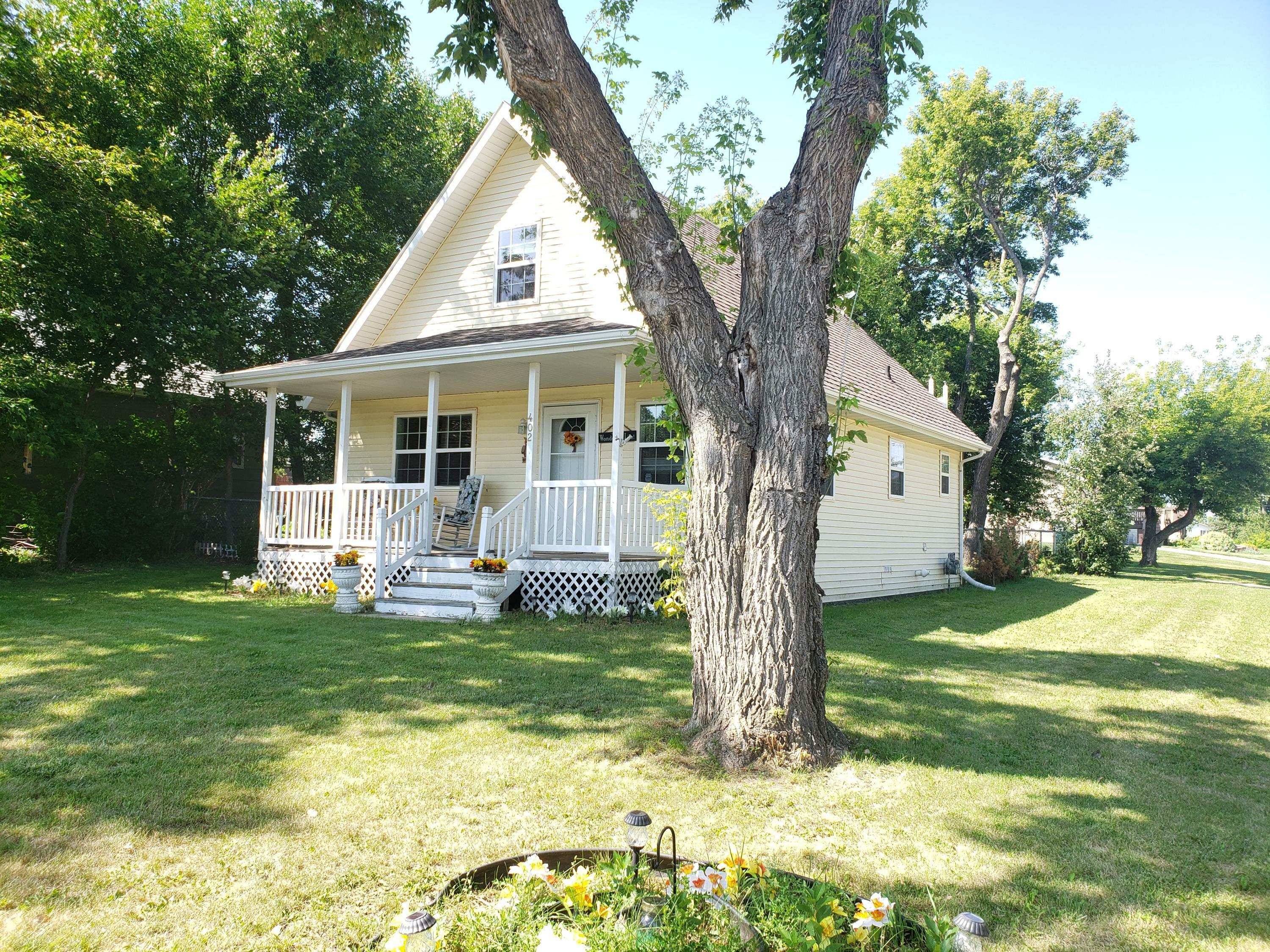 Property Photo:  402 Minnesota Avenue  ND 58579 