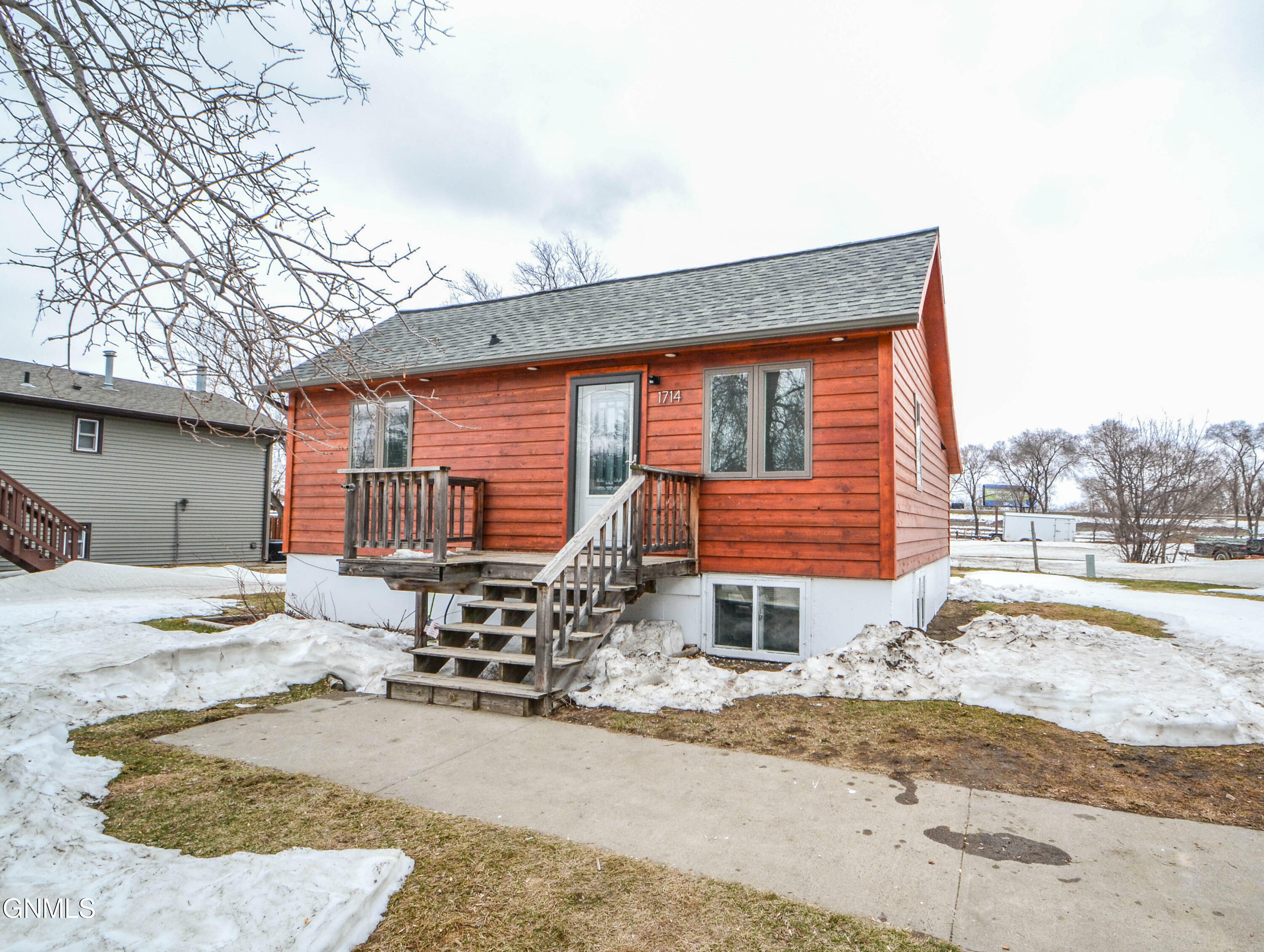 Property Photo:  1714 4th Street NE  ND 58554 