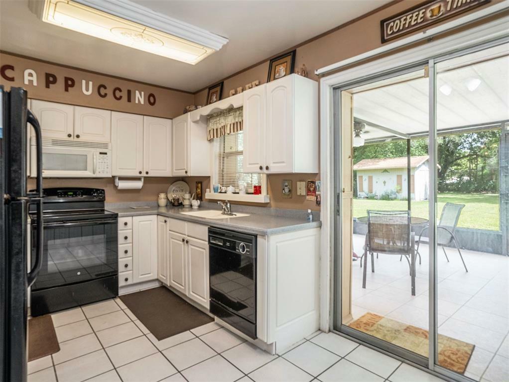 Property Photo:  617 Oak Ridge Drive  FL 33510 