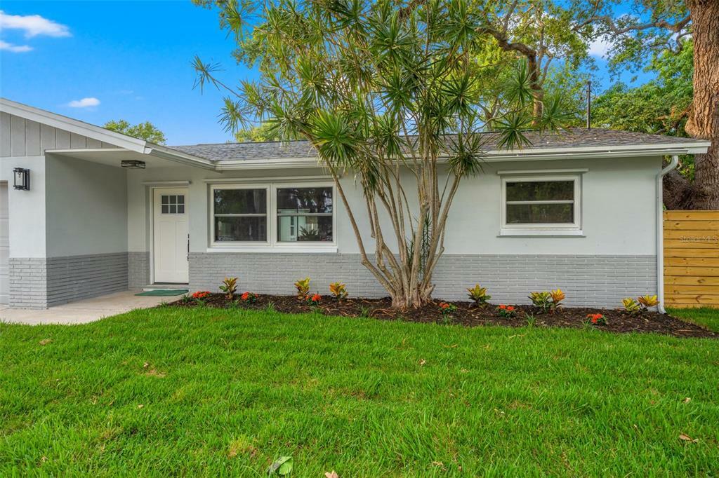 Property Photo:  9997 54th Avenue N  FL 33708 