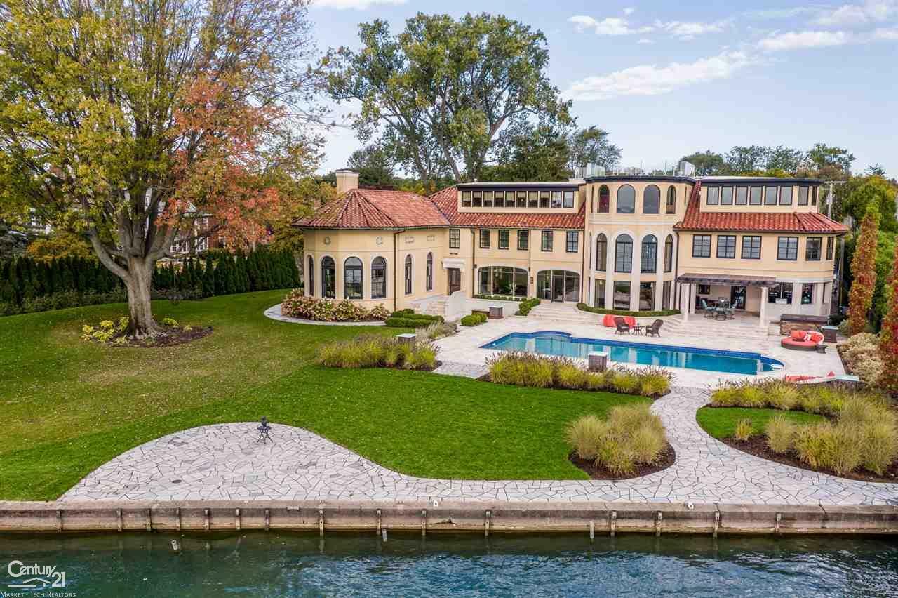 714 Grand Marais  Grosse Pointe Park MI 48230 photo