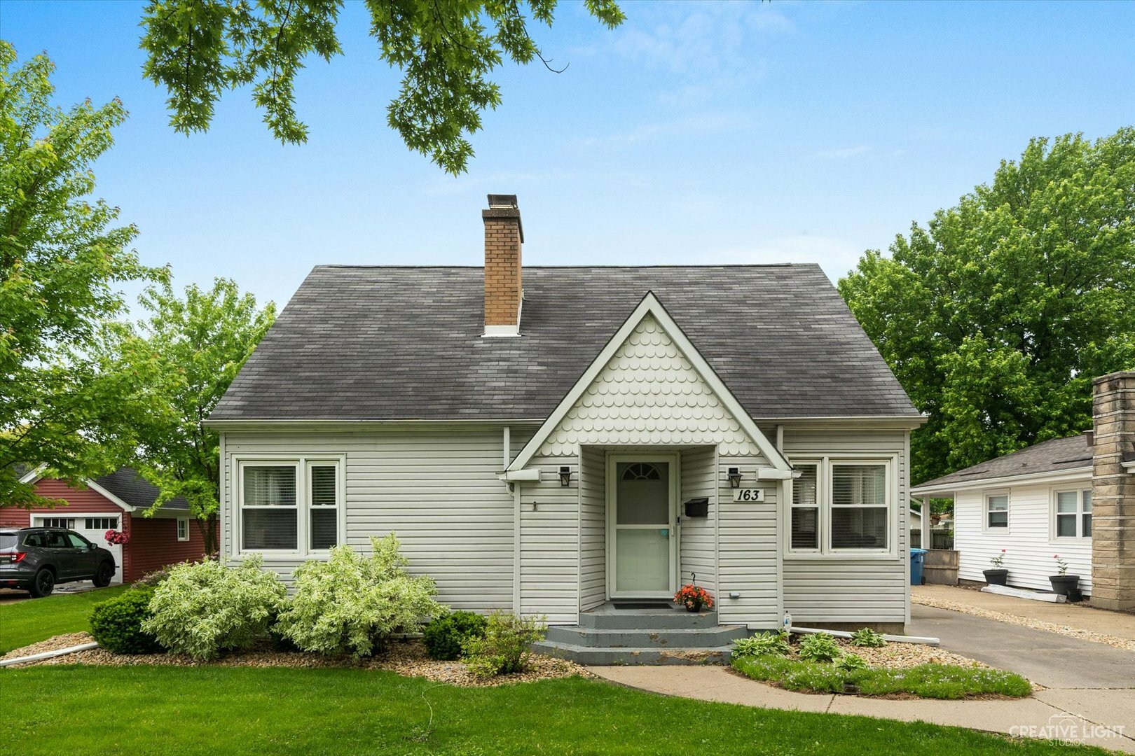 Property Photo:  163 S Westlawn Avenue  IL 60506 