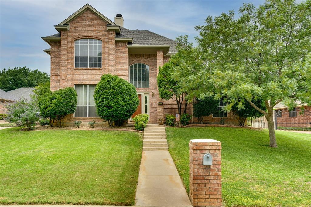 Property Photo: 809 Xavier Drive TX 76063