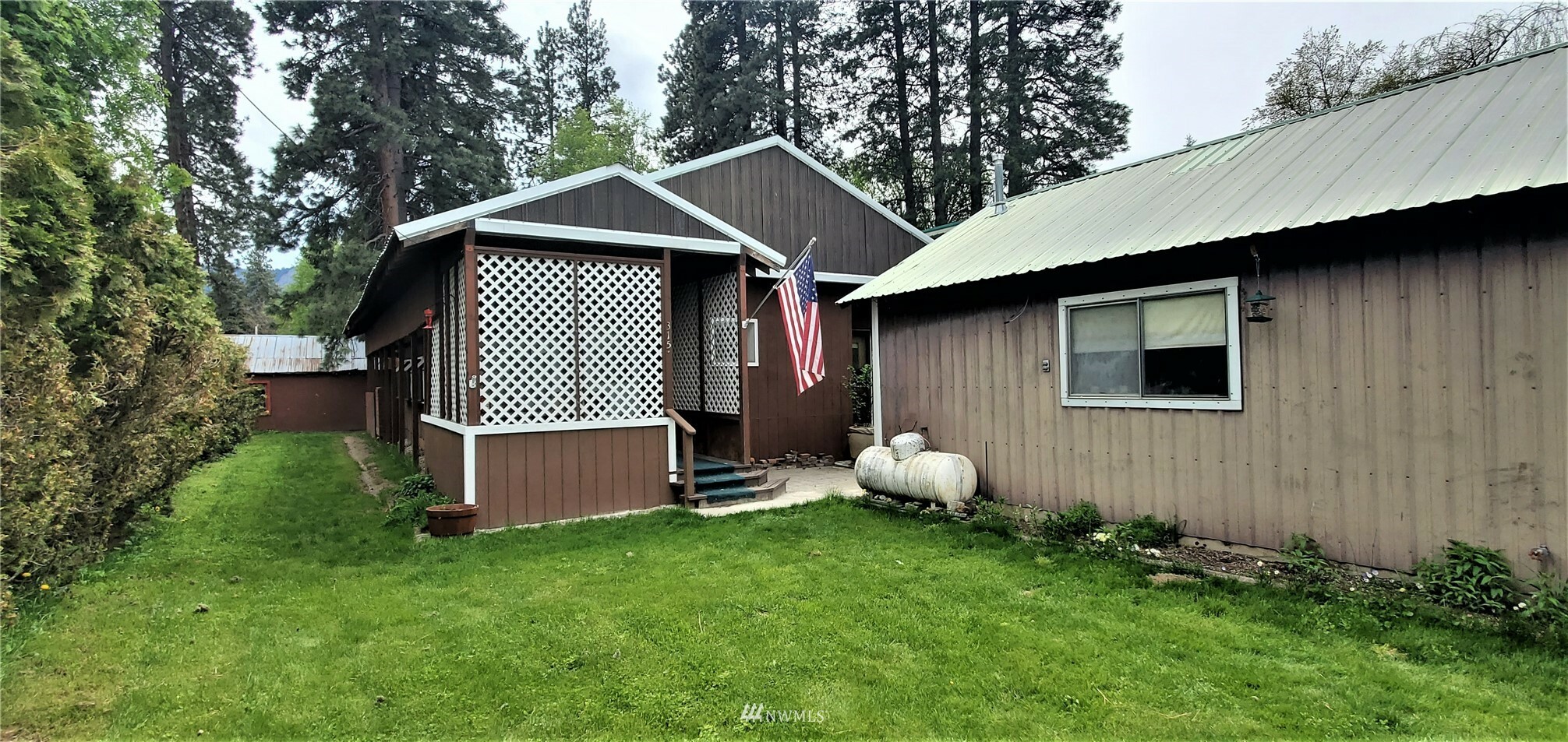 Property Photo:  315 Grant Street  WA 98922 