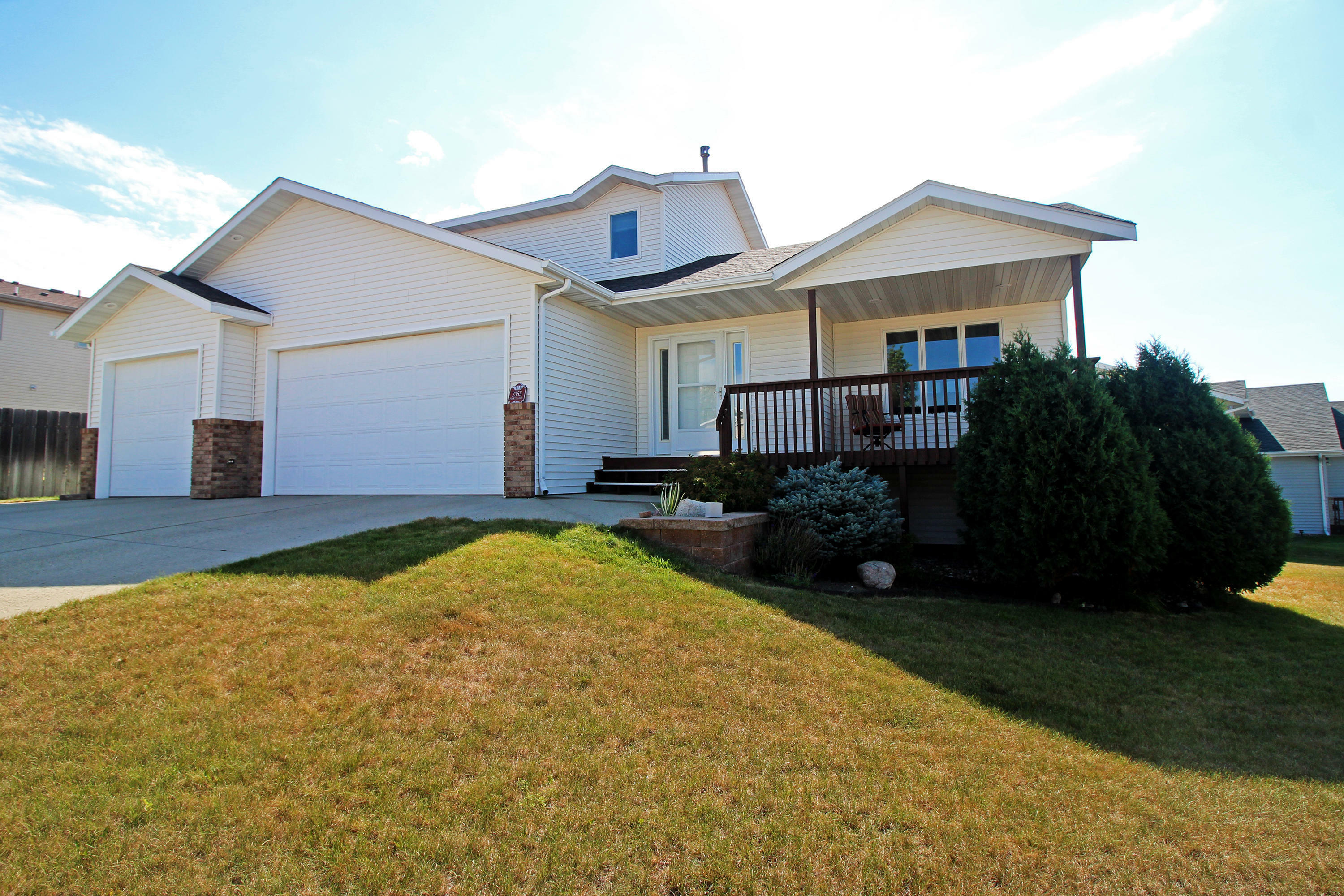 Property Photo:  2355 Pointe Loop  ND 58503 