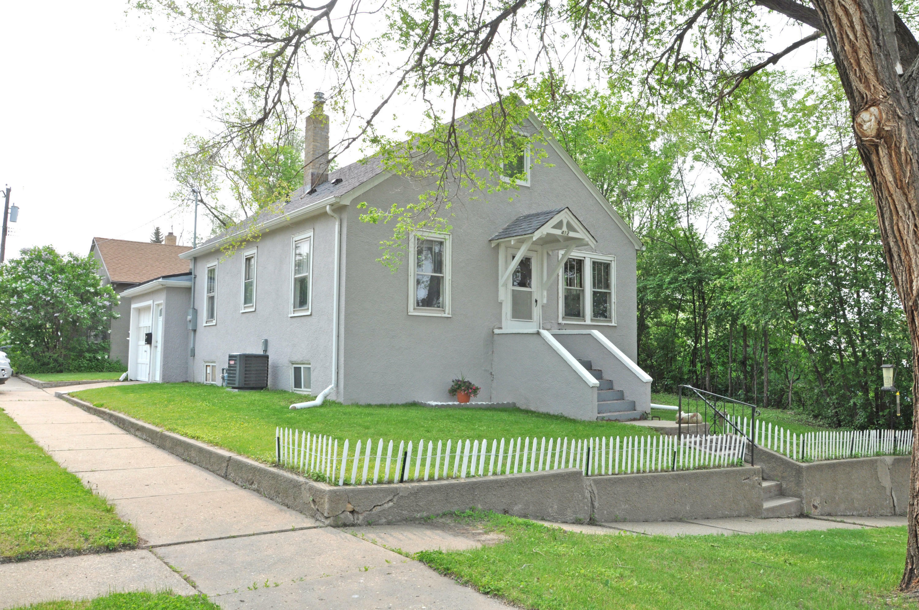 412 1st Ave NE  Mandan ND 58554 photo