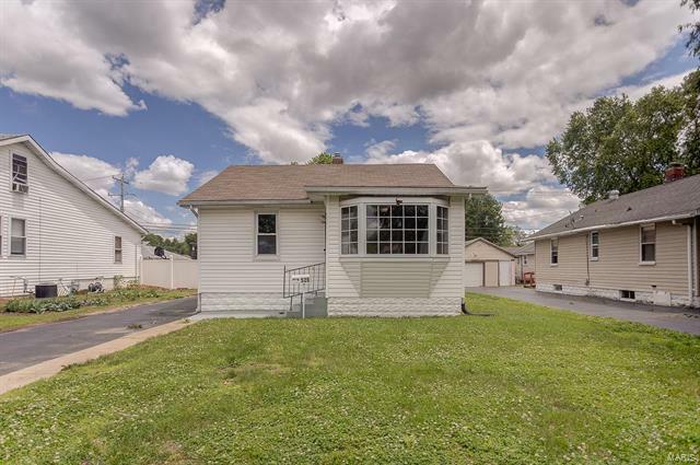 Property Photo: 528 Lincoln Avenue IL 62024