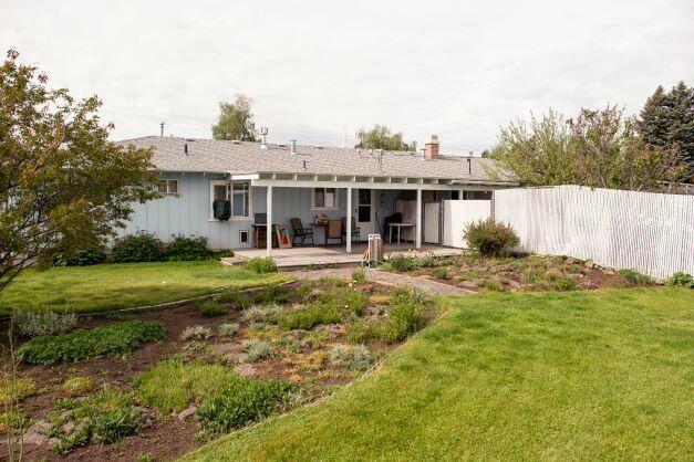 Property Photo: 21116 Reed Market Road OR 97702