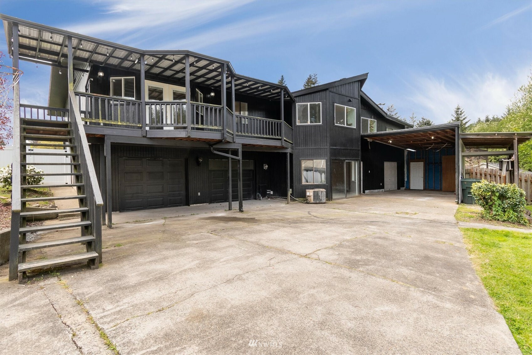 Property Photo:  300 Beacon Hill Drive  WA 98632 