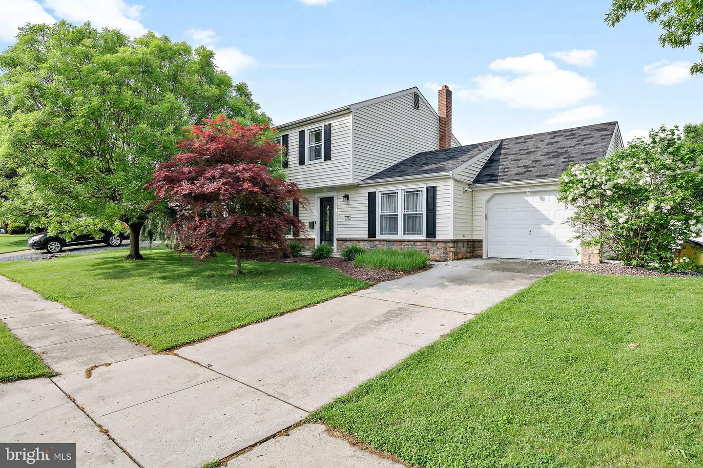 Property Photo:  117 Yorkshire Drive  PA 17055 