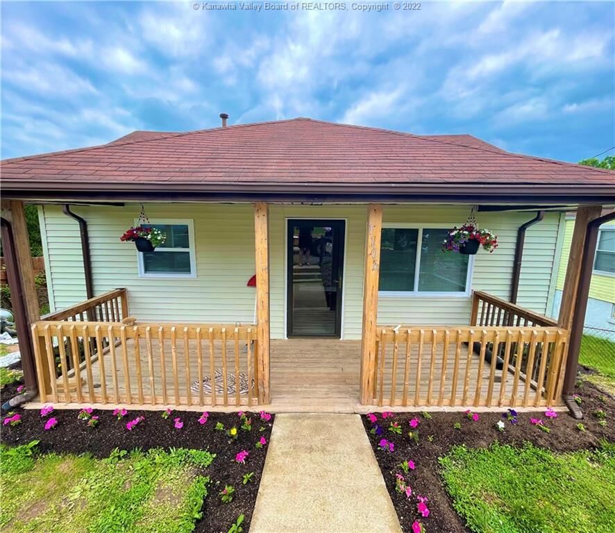 Property Photo:  1106 Mountain Road  WV 25303 