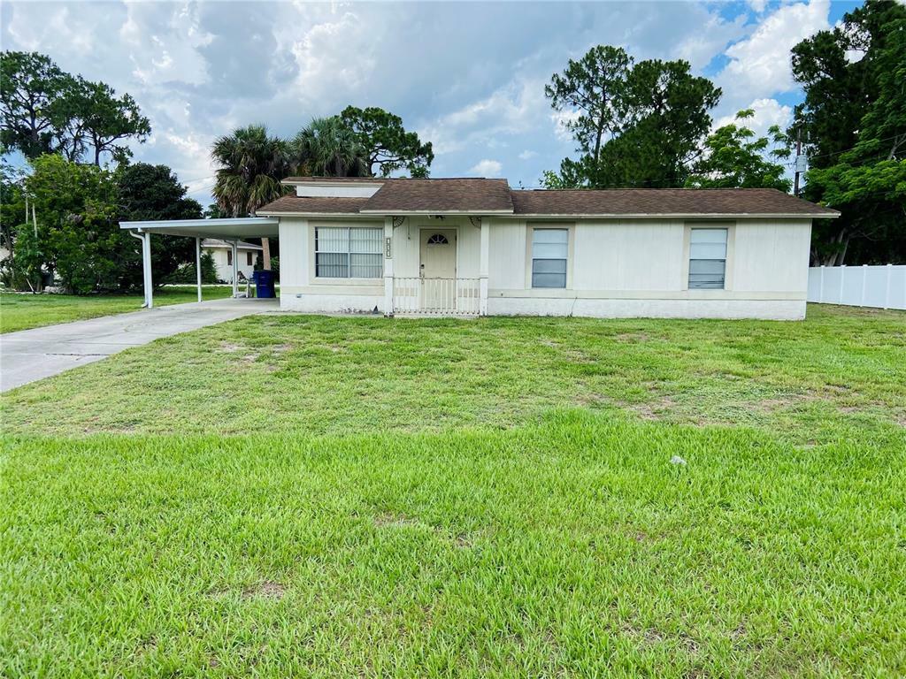 Property Photo:  703 E 3rd Street  FL 33936 