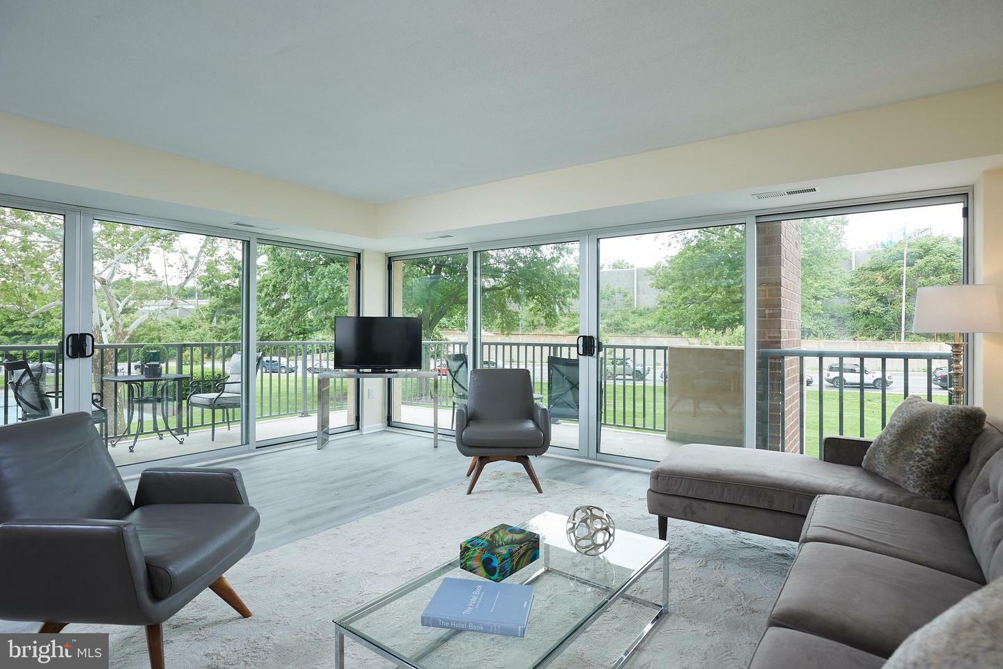 Property Photo: 1300 Army Navy Drive 122 VA 22202